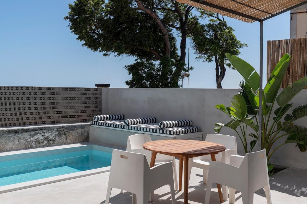 Villa The Boat House Sea Front And Private Pool